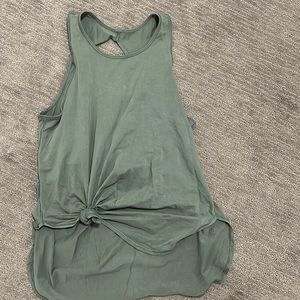 Lululemon workout tank
